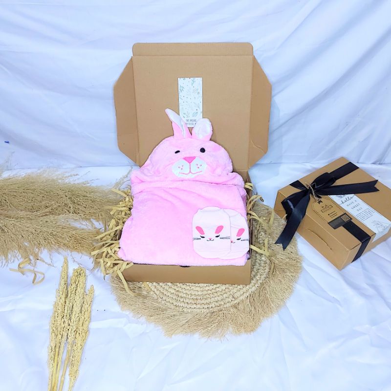 KADO HAMPERS BAYI | HAMPERS SELIMUT BAYI | HAMPERS BABY NEWBORN | SELIMUT DOUBLE FLEECE | SELIMUT TOPI 3D IMPORT | HAT BLANKET 3D | SELIMUT TOPI TEBAL | KADO BAYI SELIMUT-cute pink rabbit hat