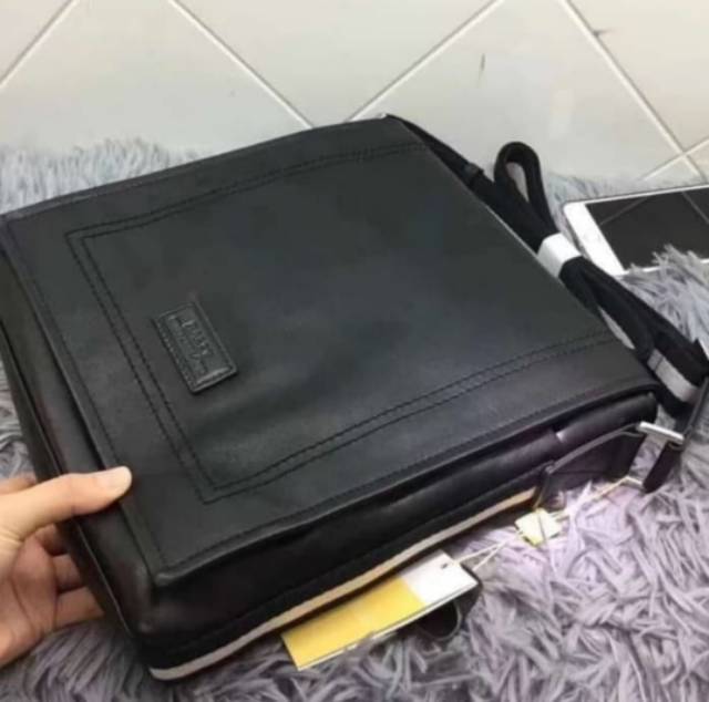 Tas selempang Bal*ly full leather Black Mirror quality