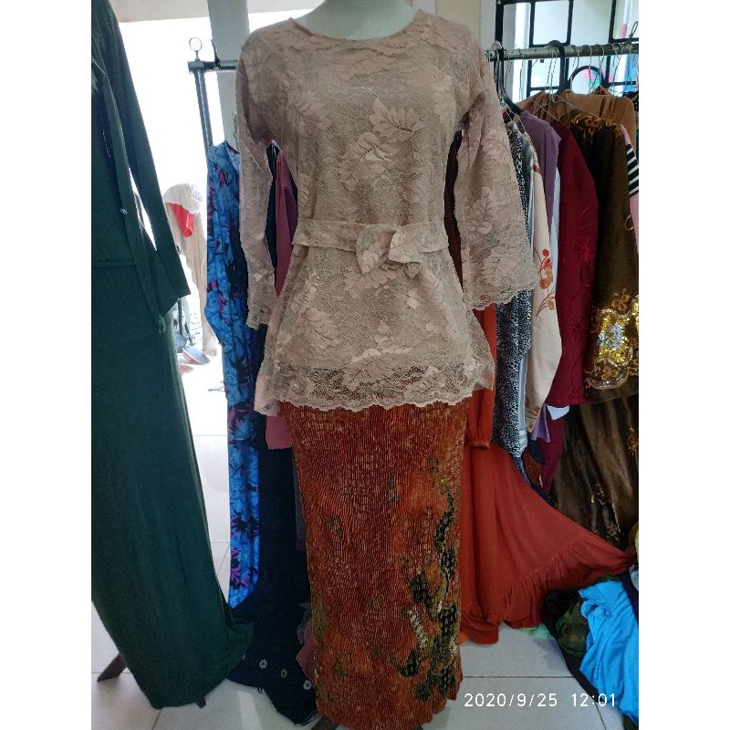 setelan brokat rok flisket