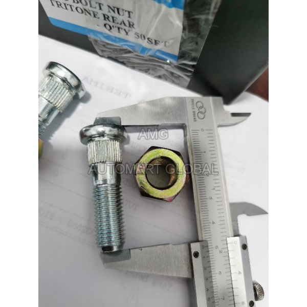 Baut roda belakang Mitsubishi L200 triton