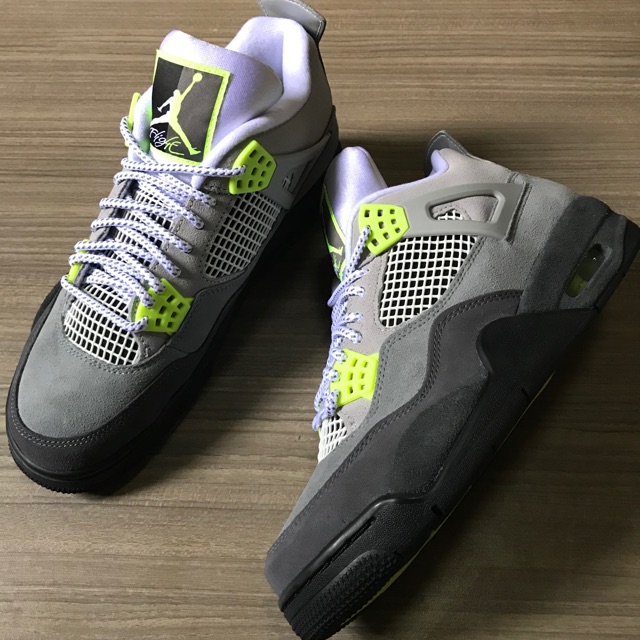 Jordan 4 Retro SE Neon