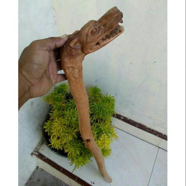 Tongkat jalan kayu setigi ukir singa 003