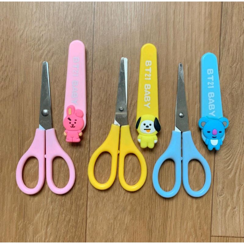 

PROMO GUNTING ANAK MOTIF KPOP BT21 / GUNTING MINI KARAKTER BTS