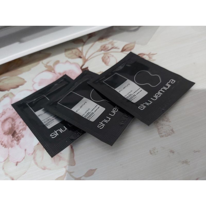 ORIGINAL SHU UEMURA THE LIGHT BLUB FLUID FOUNDATION SPF 25 PA+++ sachet 1ml