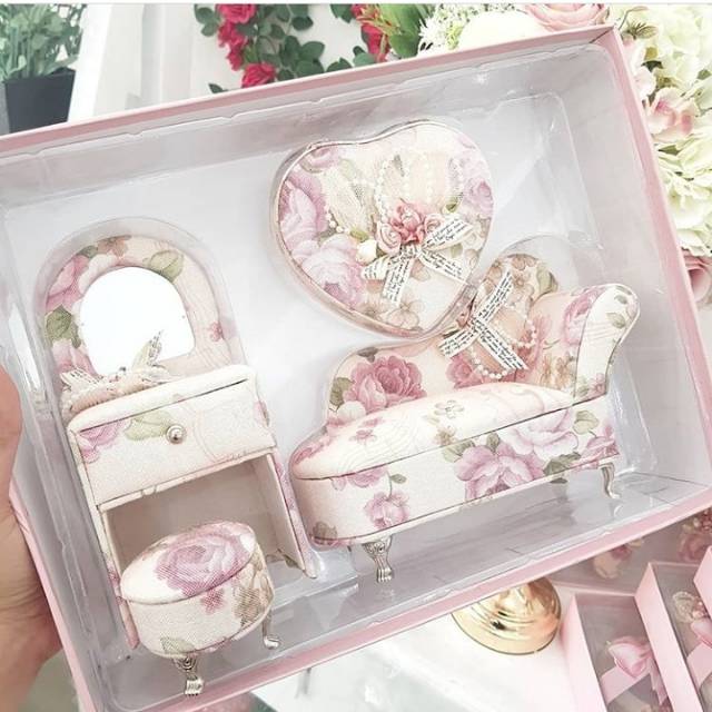 

Sweet box warna pink