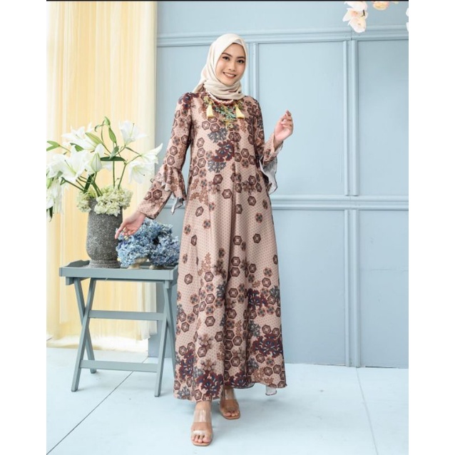 PL Nirmala dress Wearing Klamby