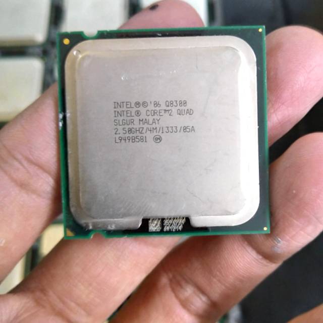 Prosesor intel lga 775 core 2 quad quad core Q8300 2.50ghz