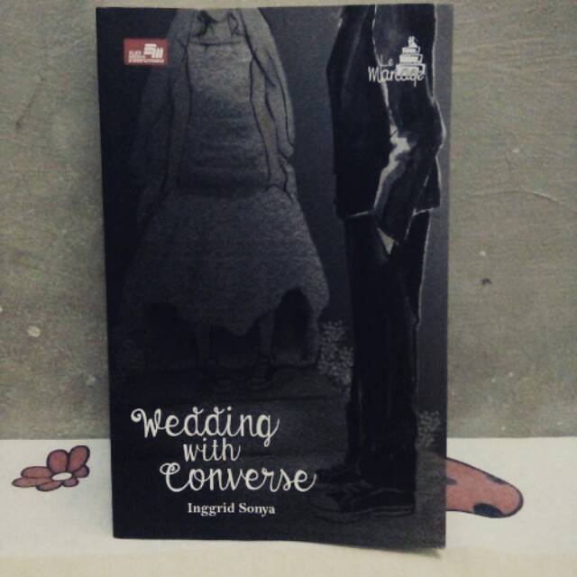 Novel Wedding With Converse