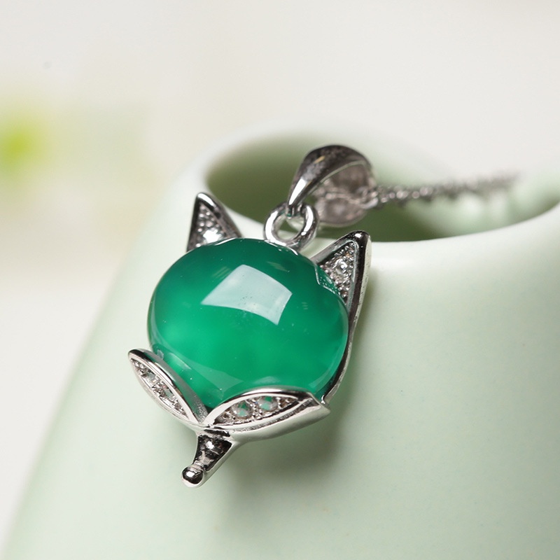 [Ready Stock]Fashion Personality Inlaid Green Chalcedony Fox Pendant Silver Necklace