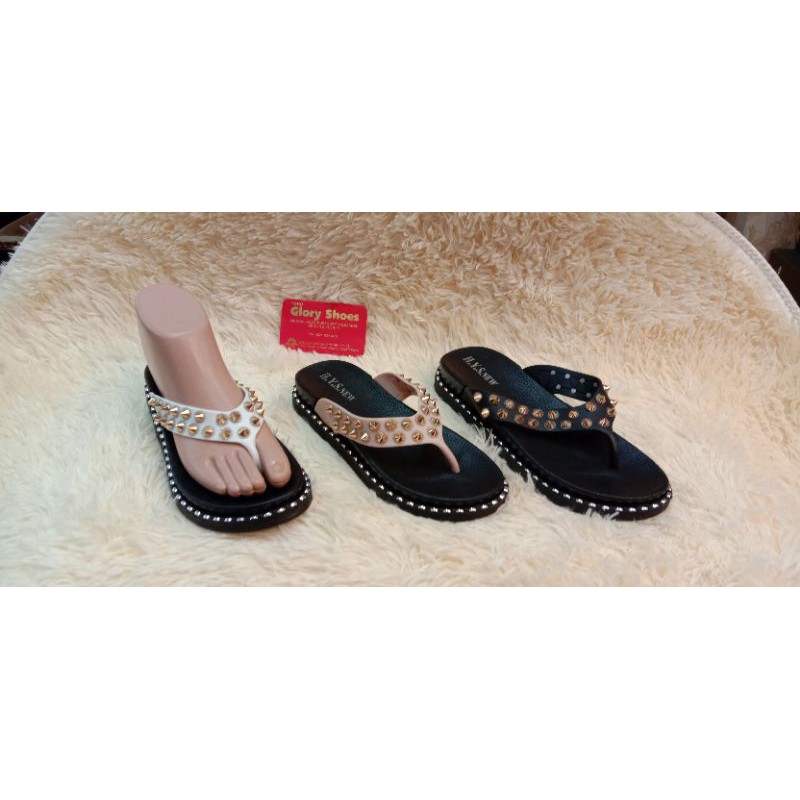 Sandal fashion valentino