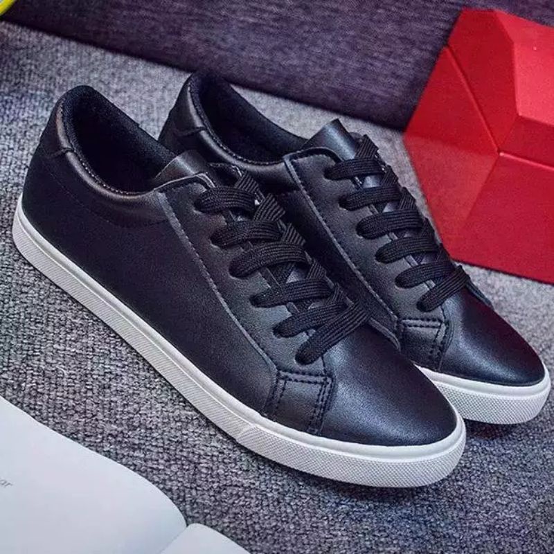 ZP Sepatu Sneaker Putih/Hitam Polos, Sepatu Putih Casual Pria Wanita / Sepatu lukis putih polos