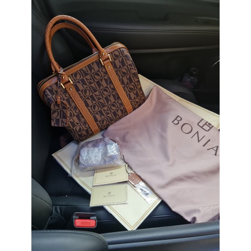 Bonia Speedy M