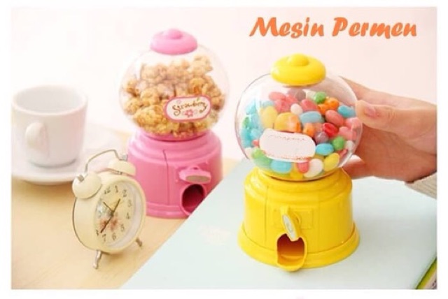 Mini mesin permen candy machine ( diputar tombolnya permen akan keluar