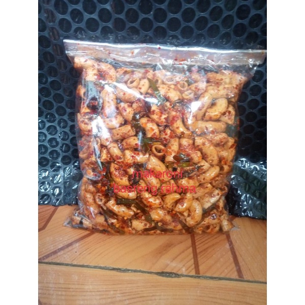 

makaroni kering keriuk renyah gurih exstra pedas aroma daun jeruk isi 500grm