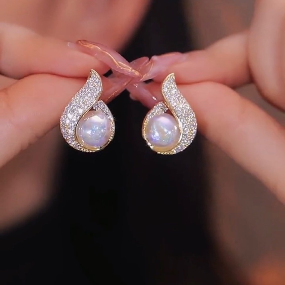 Anting Tusuk Gantung Temperament Hias Mutiaraberlian Gaya Retromewah Untuk Wanita