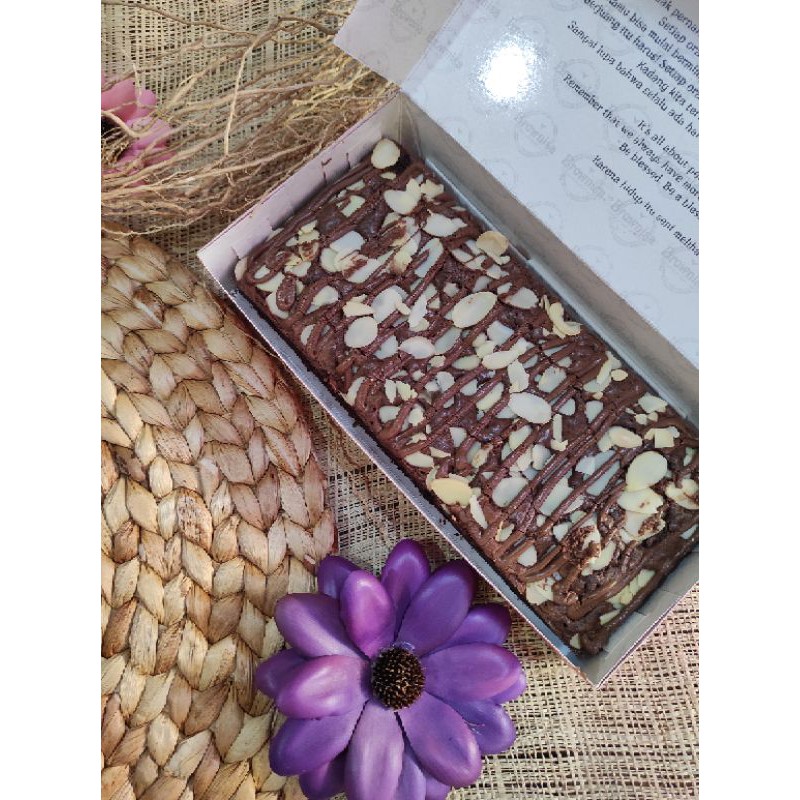 

Brownies Panggang Best Seller Almond Nutella