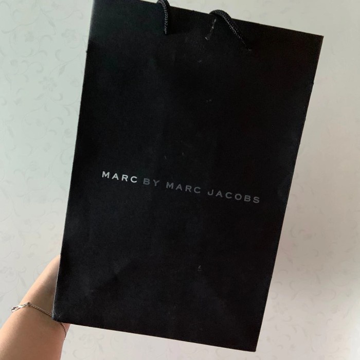 

✨ BISA COD ✨ PAPER BAG MERK MARC JACOBS ORIGINAL HITAM