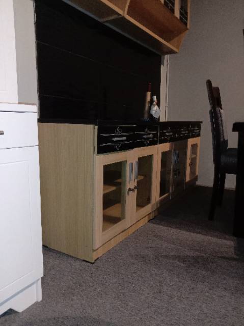 Kitchen set/Lemari gantung pintu kaca ( pengiriman khusus bandung )
