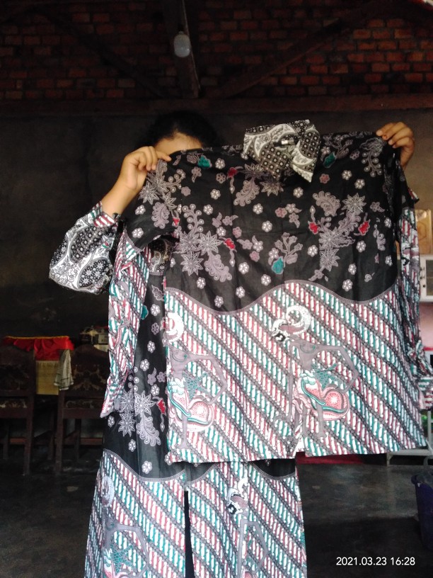 Rifina Batik | Baju Batik Couple Tunik Pria Wanita
