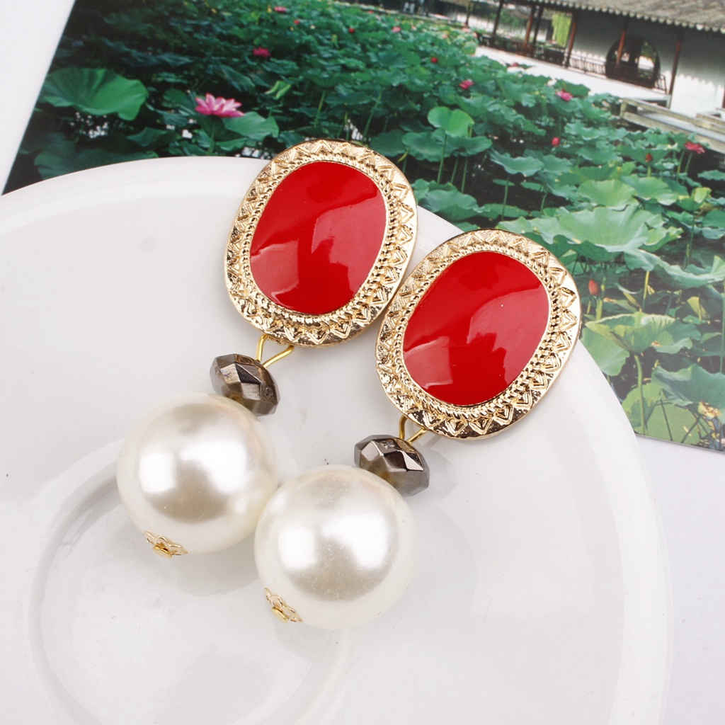 Eropa dan Amerika mutiara logam anting-anting profil tinggi retro anting-anting wanita anting-anting