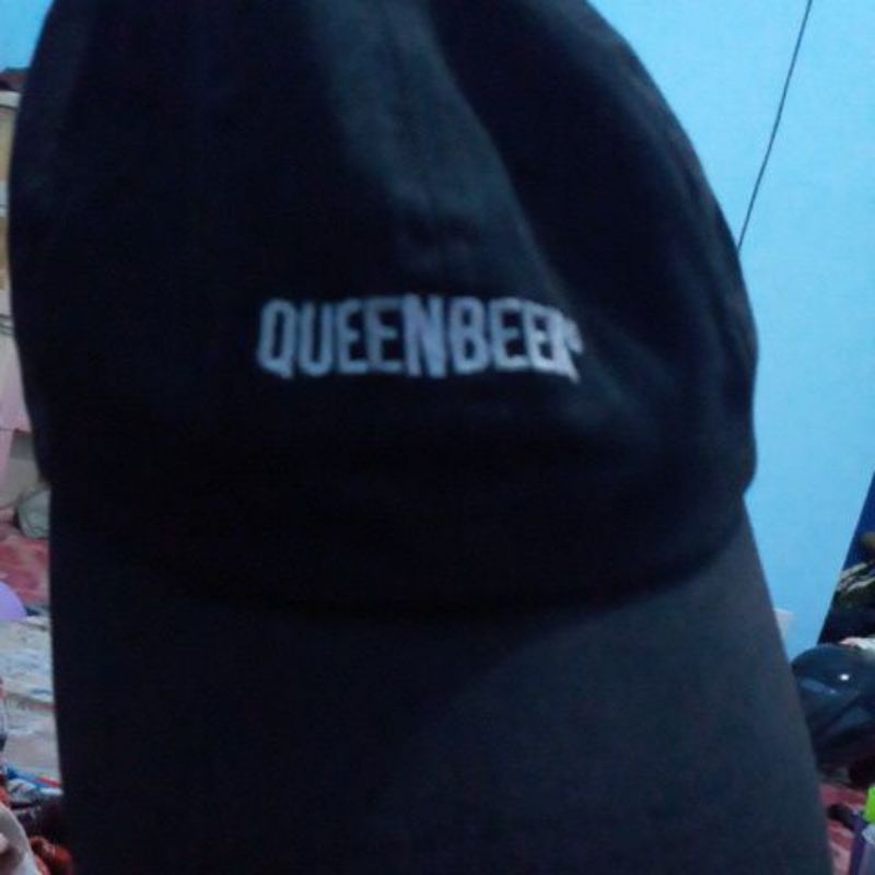 queen beer topi