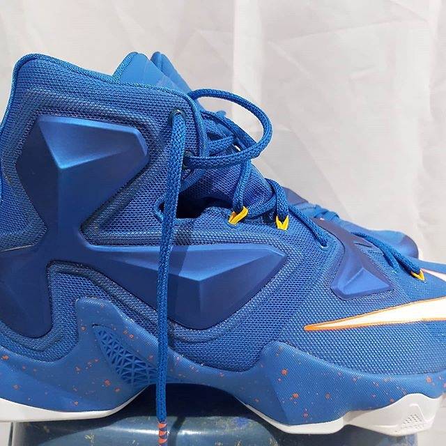 Sepatu Basket Nike Lebron Soldier XIII EP