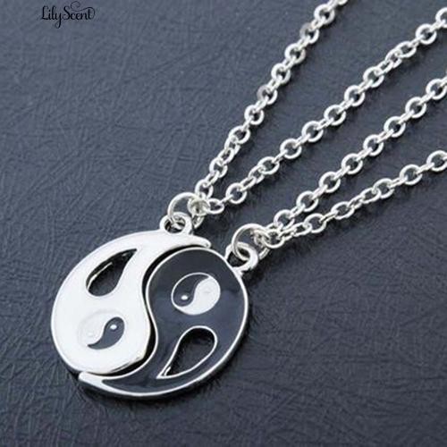 2 Pcs Hitam Putih Yin Yang Berongga Kalung Pasangan Sister Friend