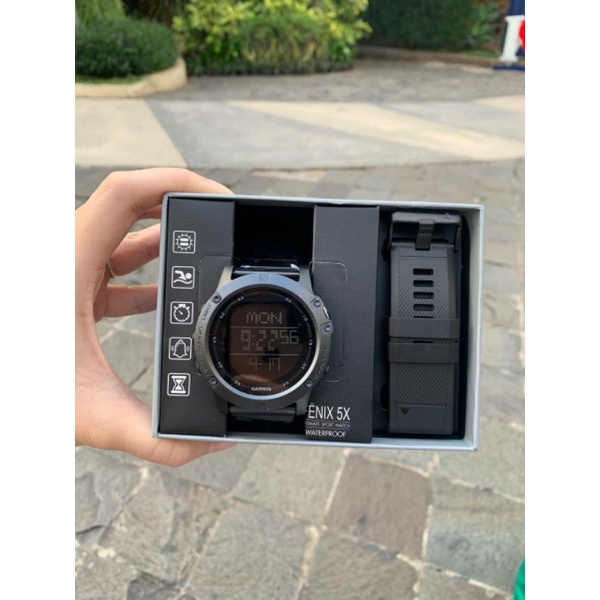 jam tangan Garmin type fenix 5x