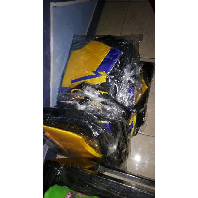 baju Toga Wisuda KAIN Gabardin Set Lengkap Dengan Topi Samir Dan Kalung Bahan Kain Gabardin Jubah pakaian hitam adem texture dingin nyaman di pakai-Kuning List BIRU