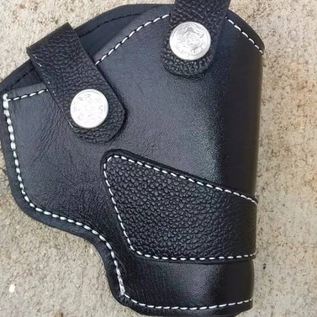 Sarung pistol revolver