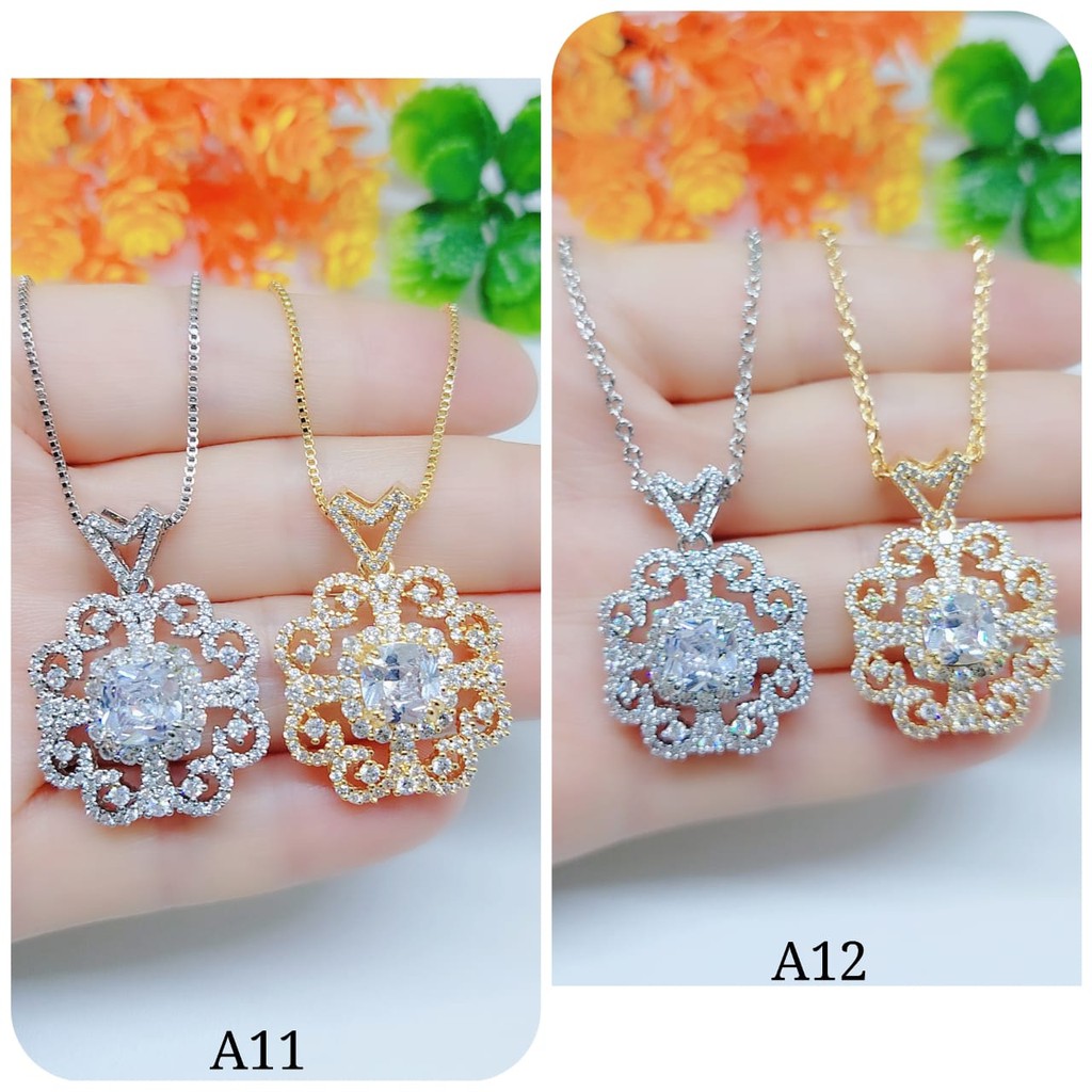 Kalung permata hijau dan mata putih perhiasan xuping lapis emas