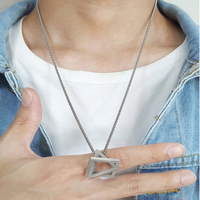 Kalung titanium steel Dengan Liontin Bentuk Segitiga Persegi Geometris Gaya hip hop Untuk Pria