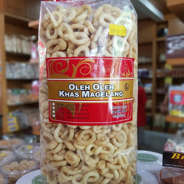 

Camilan - Lanting Bawang gurih dan renyah asli Magelang
