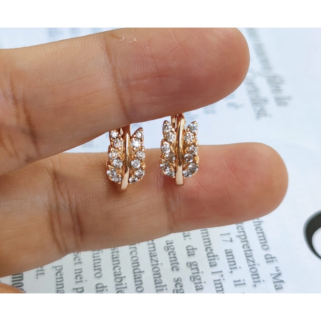 ANTING JEPIT WANITA LAPIS EMAS MODEL KOREA PERMATA