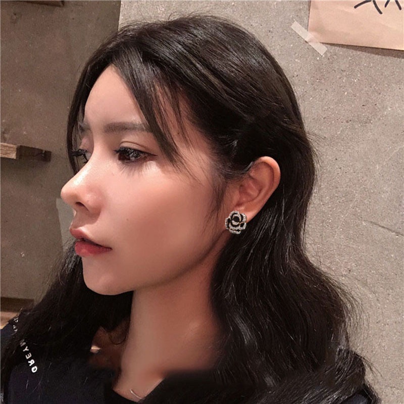 Anting Stud Jarum Perak 925 Bentuk Bunga Camellia Tiga Dimensi Gaya Retro Korea