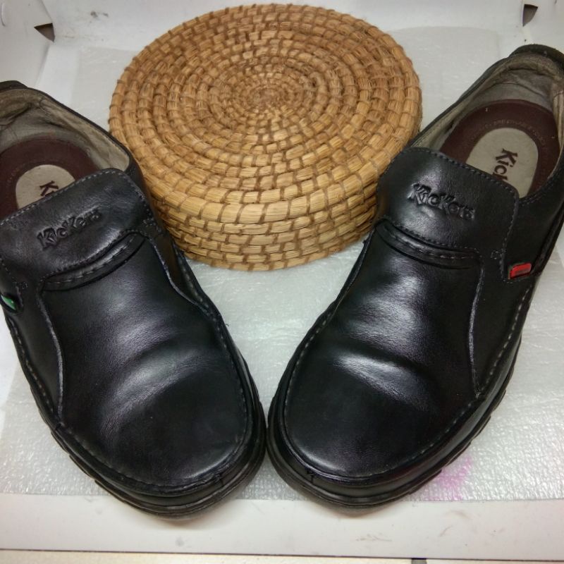 Sepatu loafer kulit Kickers size 41/Sepatu preloved original pria