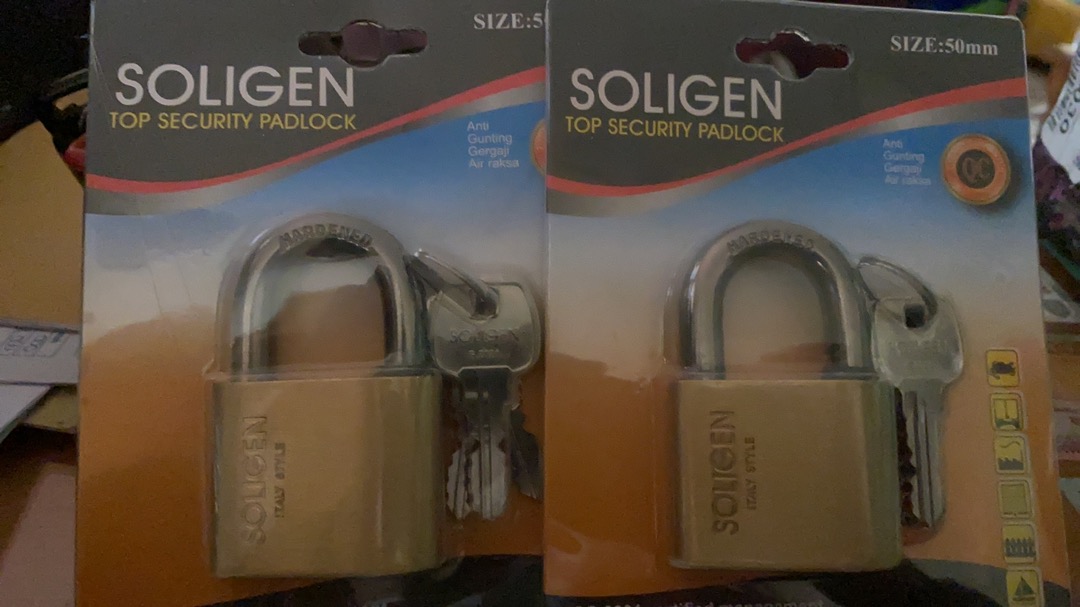 Gembok Baja Hitam 50 Mm Leher Pendek Soligen