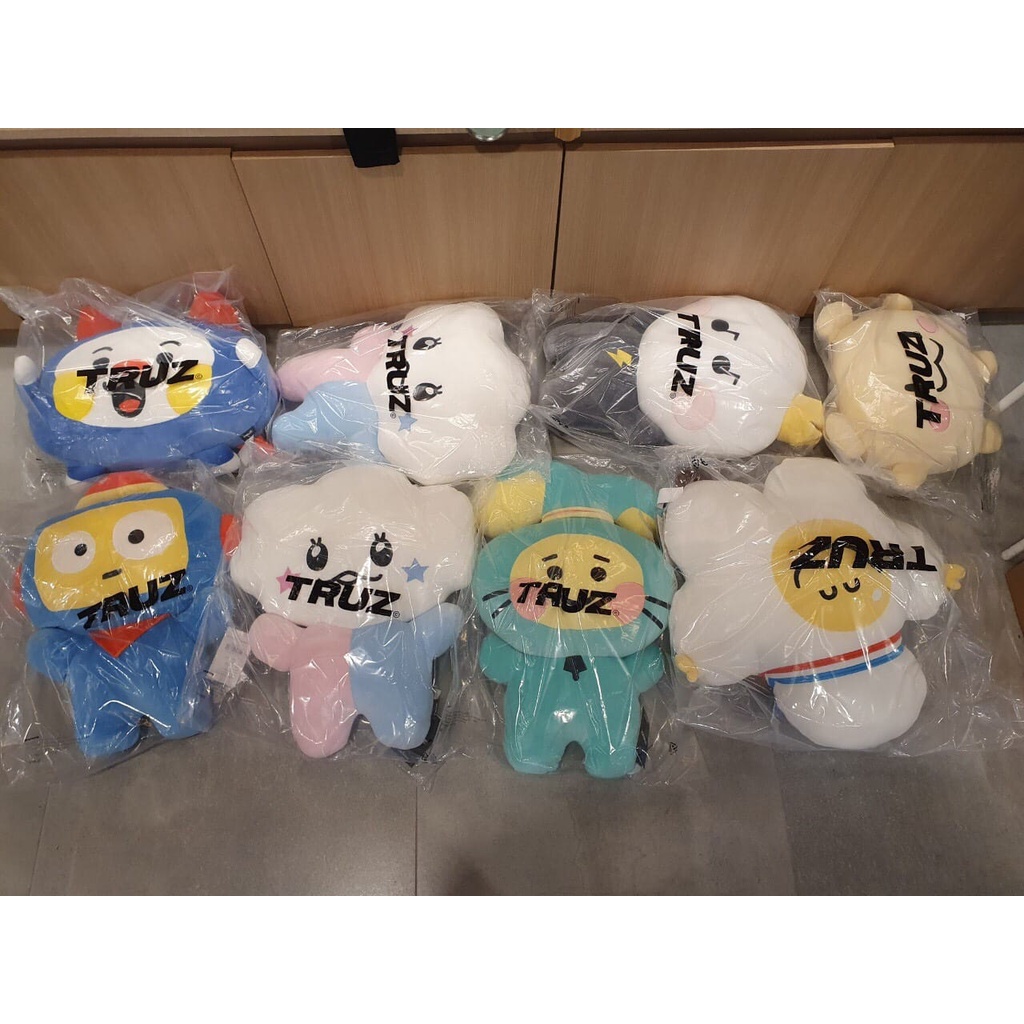 Hug Me  Cushion Homenara