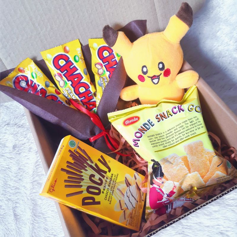 hampers boneka snack yellow