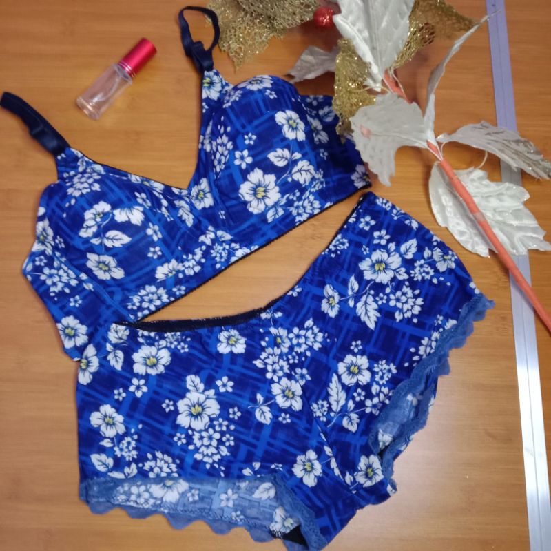 set dalaman wanita