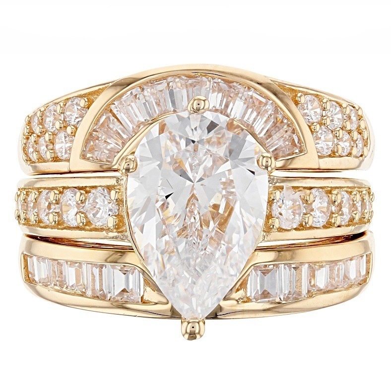 Cincin Wanita Emas Desain Mahkota Hias Berlian Ruby Titanium Anti Karat Asli Gaya Korea Tunangan