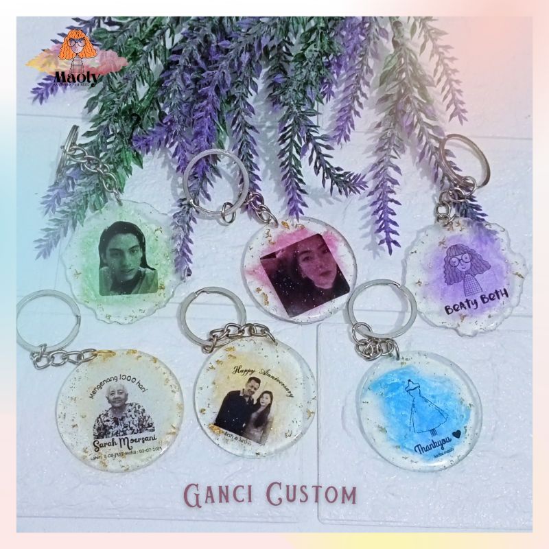 Gantungan Kunci Keychain Custom Nama Tulisan Ganci Sovenir Kado Hadiah Resin Art Hampers Mini