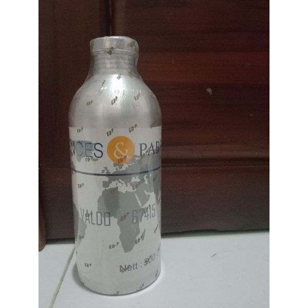 Bibit Parfum Essences & Parfum Valdo 67415 searah Voyage by Nautica kemasan 500ml segel