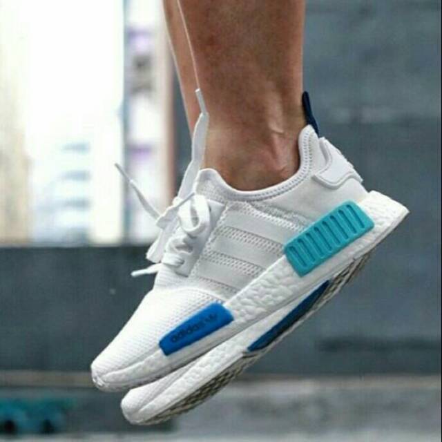 nmd r1 white blue