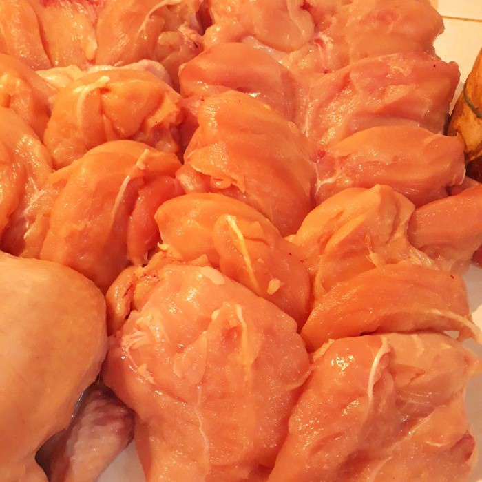 

Daging Ayam Fillet Dada Segar Fresh - 500 gram