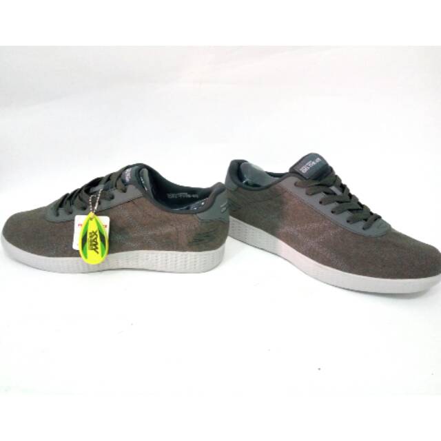 Sepatu Pria - Skechers ON The GO