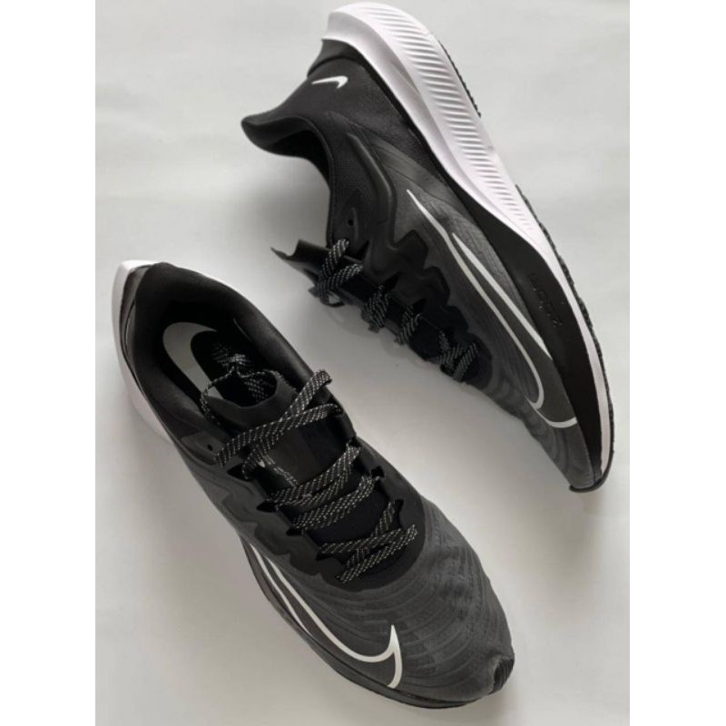 nike zoom fly gravity