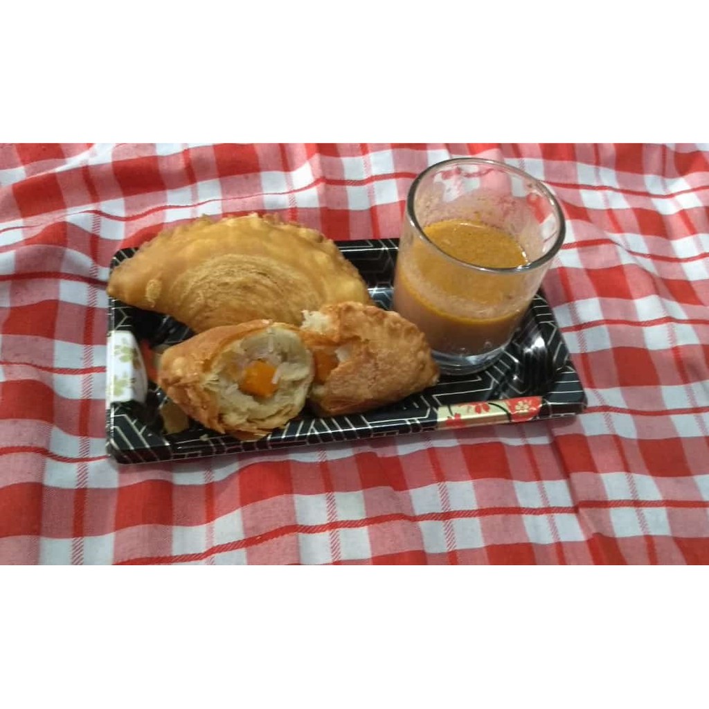 

Pastel Bihun Sayur Enak Garing Crispy Lezat Halal Murah 1 Pack isi 5 pcs