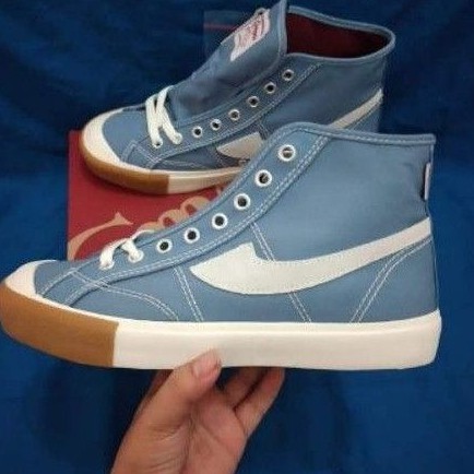 compass Gazelle Blue sky High