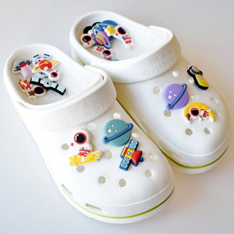 Jibbitz Crocs NASA Pin Sandal Lucu Unik Karakter Luar angkasa